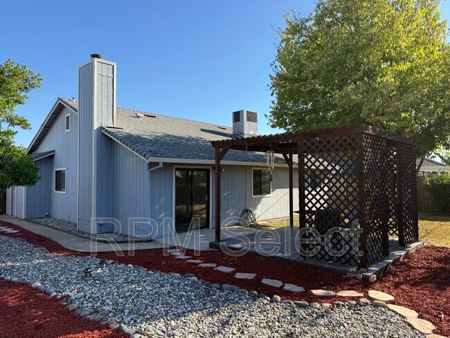 Building Photo - 6630 Manassero Way