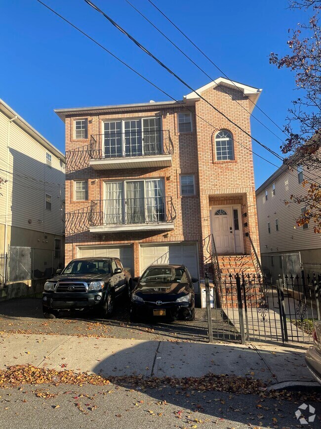 07102 3 Bedroom Condos for Rent