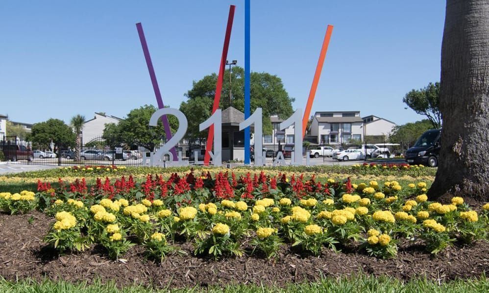 2111 HOLLY HALL Apartments Houston, TX