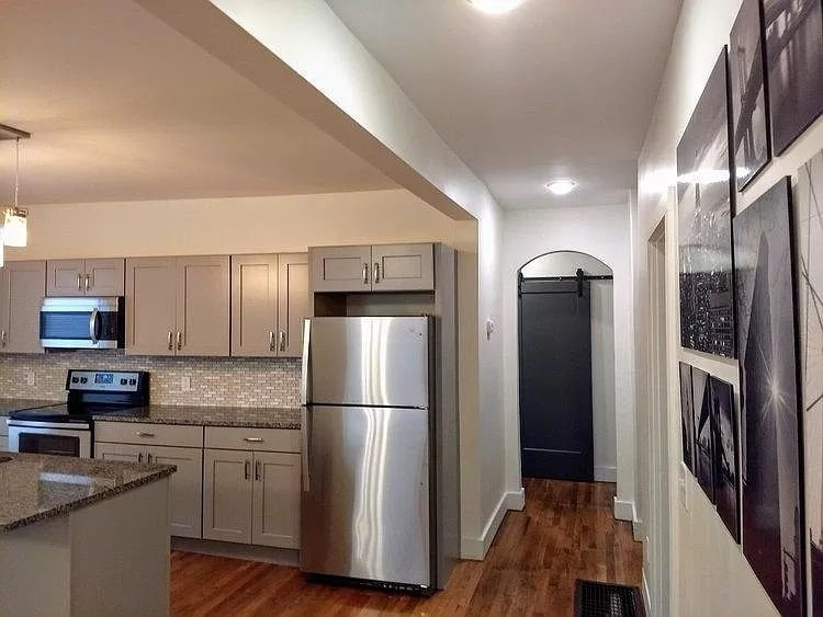 Primary Photo - 41 St John Ave