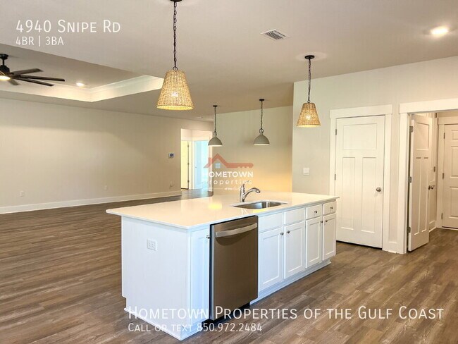 Building Photo - Spacious 4-Bedroom Haven with 3 Full Baths...