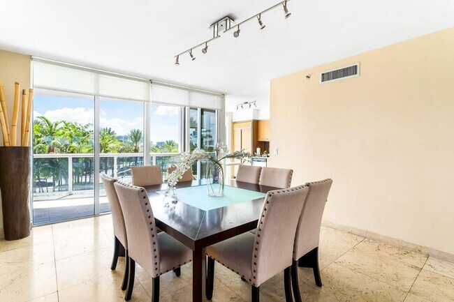 Foto del edificio - 18911 Collins Ave