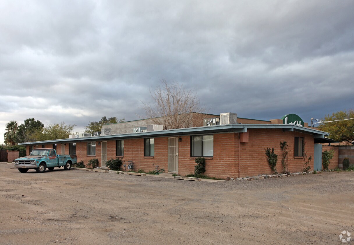 260 E Wetmore Rd, Tucson, AZ 85705 Apartments in Tucson, AZ