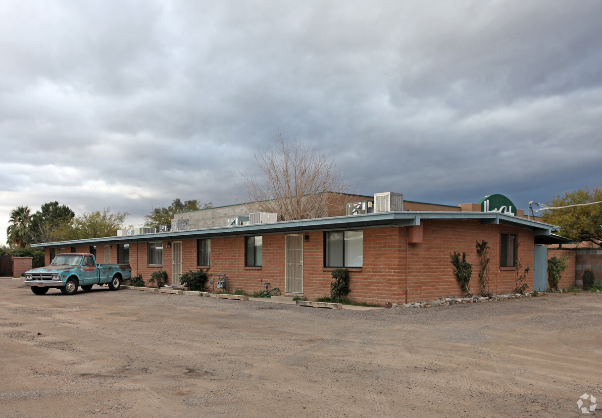 Primary Photo - 260 E Wetmore Rd