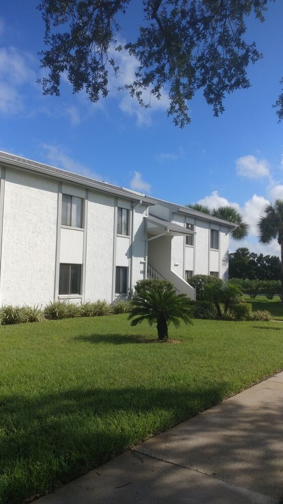 East Lake Woodlands Condo House for Rent in Oldsmar, FL