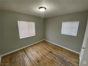 Building Photo - 221 N 19th St