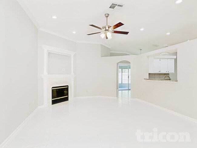 Building Photo - 7839 Spring Branch Dr S