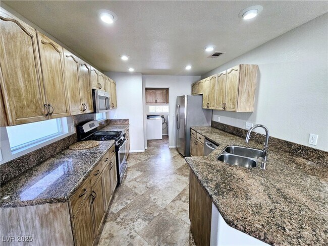 Foto del edificio - 8802 Harwich Ave