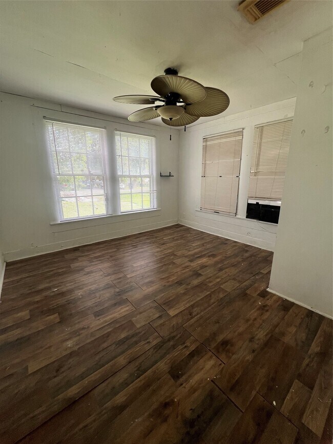 Foto del edificio - 122 W Pecan Ln