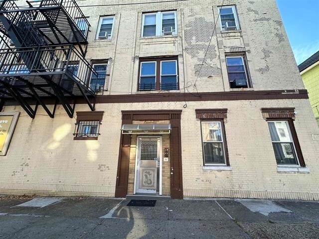 Foto del edificio - 779 Broadway
