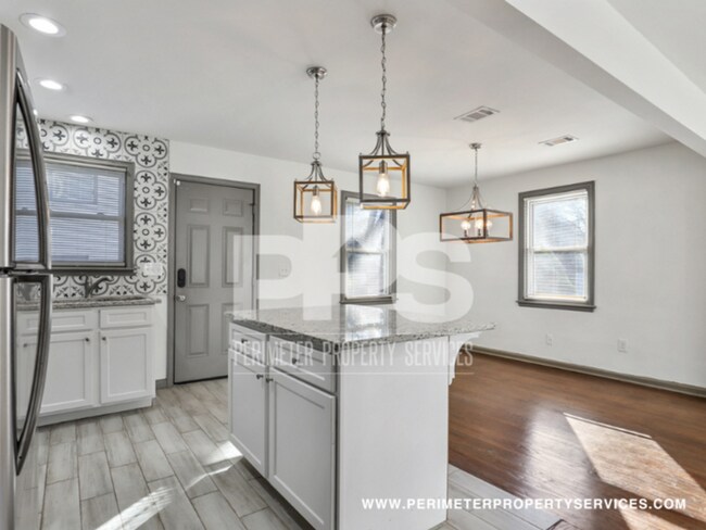 Building Photo - Newly Renovated 3 Bedroom, 2 Bath House