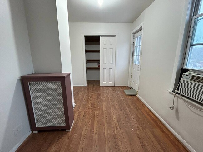 Foto del edificio - 3148 Ampere Ave