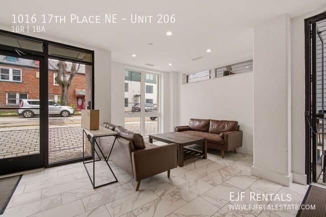 Foto del edificio - 1016 17th Pl NE