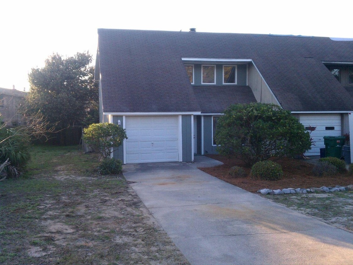 Primary Photo - 205 Benning Dr