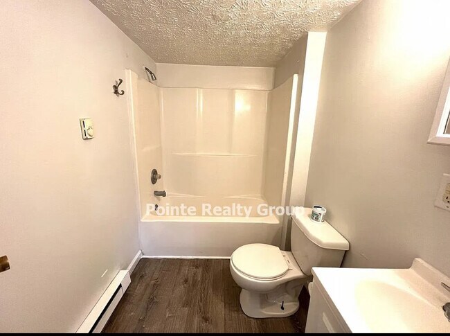 Foto del edificio - 409 Brook Ave