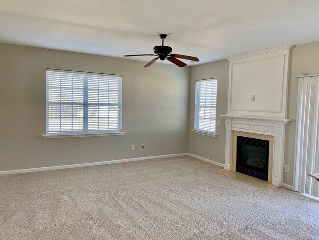 Foto del edificio - 946 Old Forester Ln