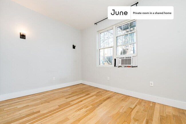 Foto del edificio - Room in Shared 3 bed/1 bath home in Clinton Hill