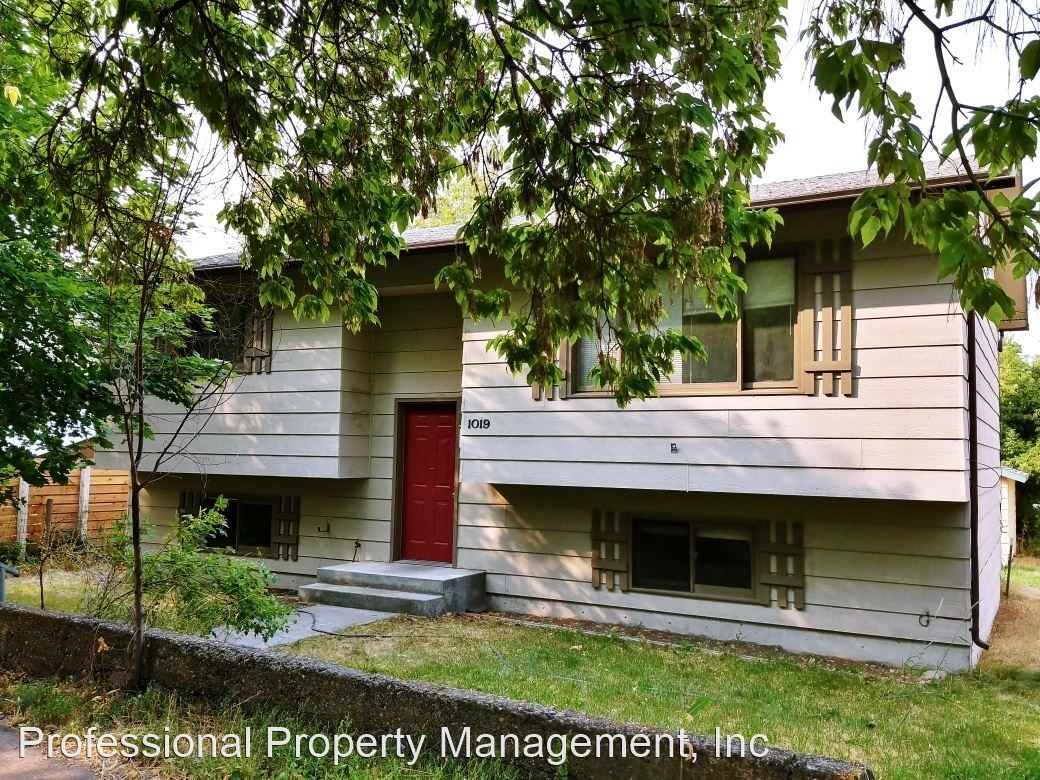 Primary Photo - 4 br, 2 bath House - 1019 Poplar St