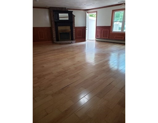 Primary Photo - 24 Stagecoach Rd