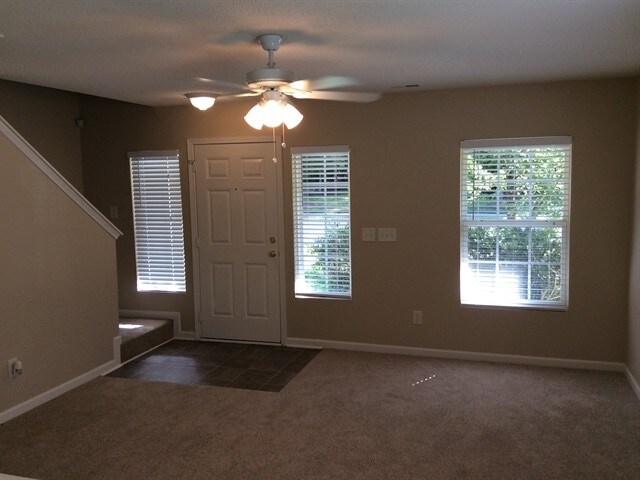 Foto del edificio - 2665 Pebble Meadow Ln
