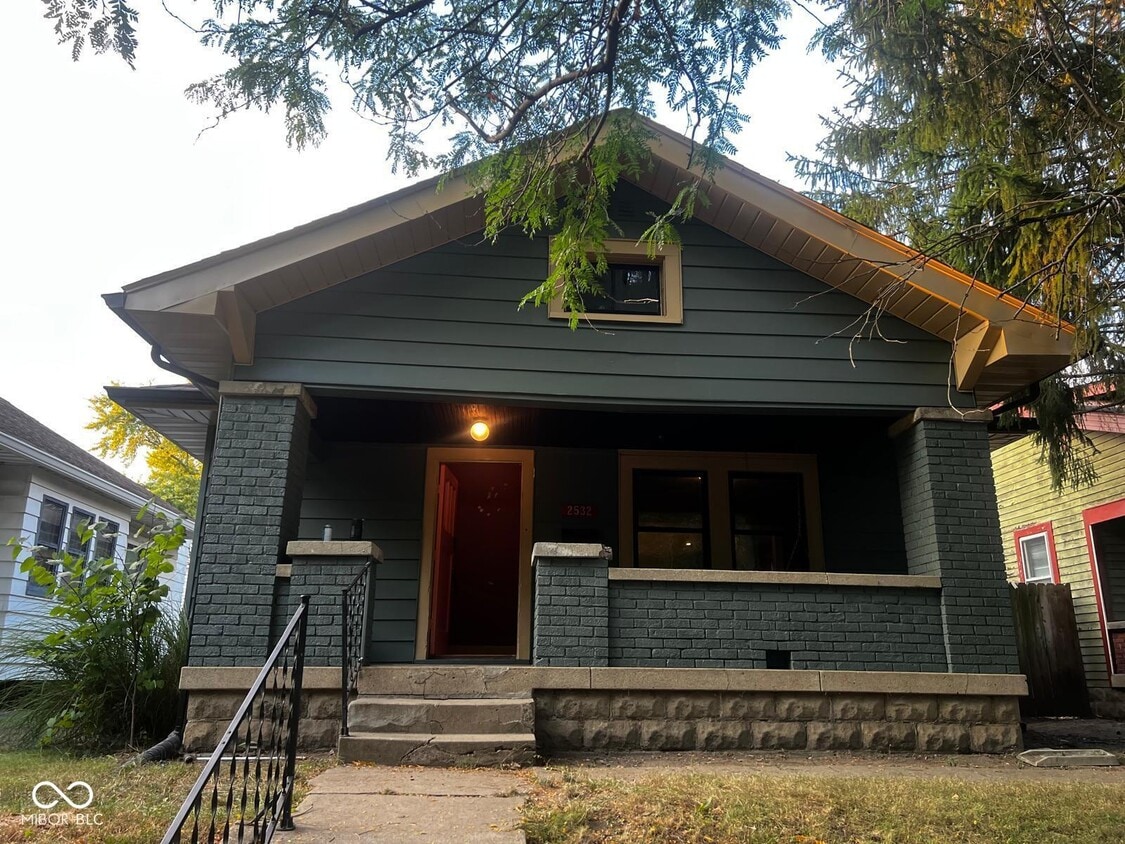 Foto principal - 2532 E 17th St