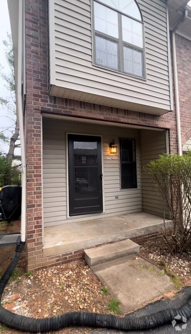 Eaglestone Villas Apartments under 1,500 Bowling Green, KY 1