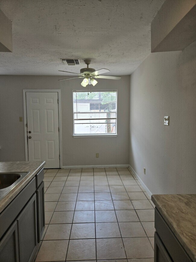 Building Photo - 13522 Castilian Dr