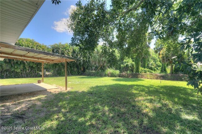 Building Photo - 950 Landsdowne Dr