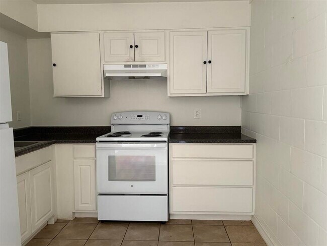 Building Photo - 3315 San Agustin Ave