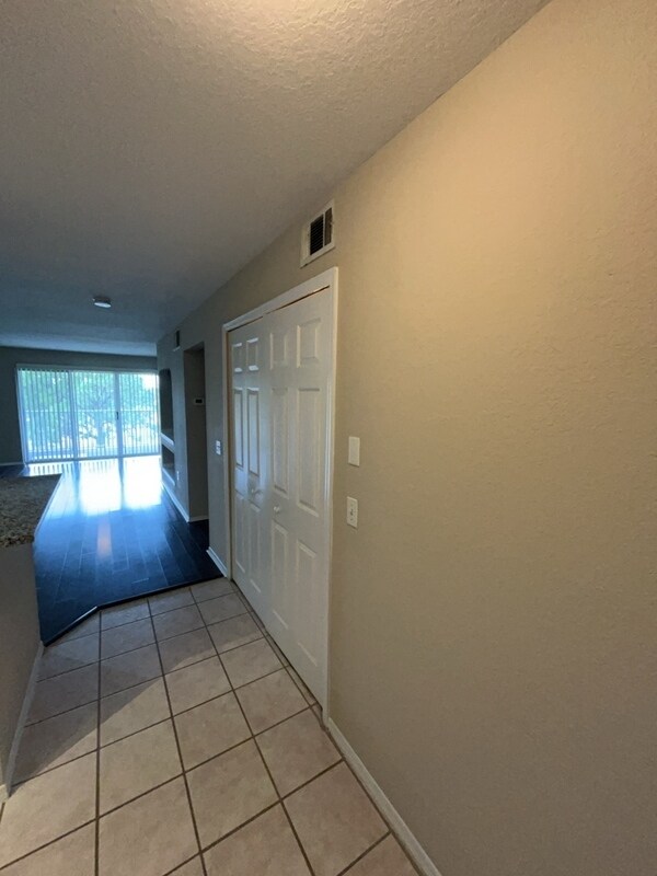 Foto del edificio - 13905 Fairway Island Dr