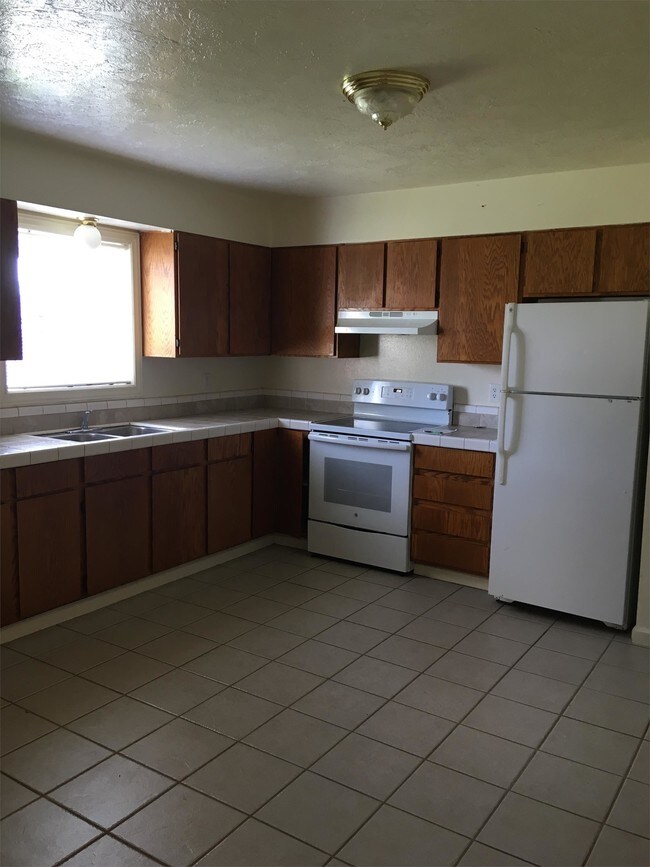 Building Photo - 225 W 225 S