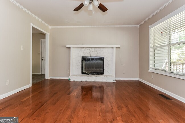 Foto del edificio - 208 Wildwood Dr