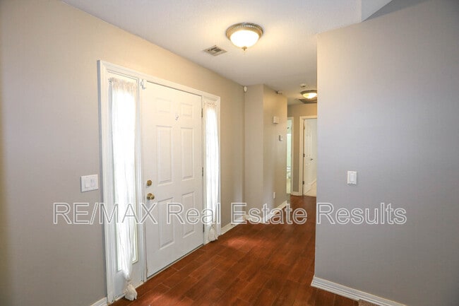 Building Photo - 3606 SE 8th St