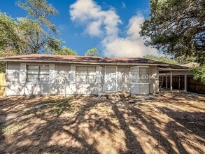 Building Photo - 2306 Southside Dr