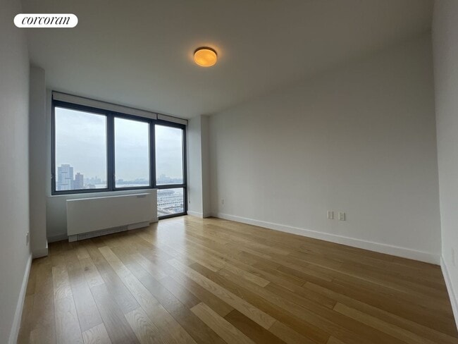 Building Photo - 606 W 57th St