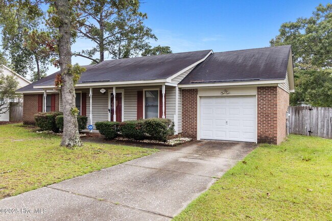 Foto del edificio - 7313 Pebblebrook Dr