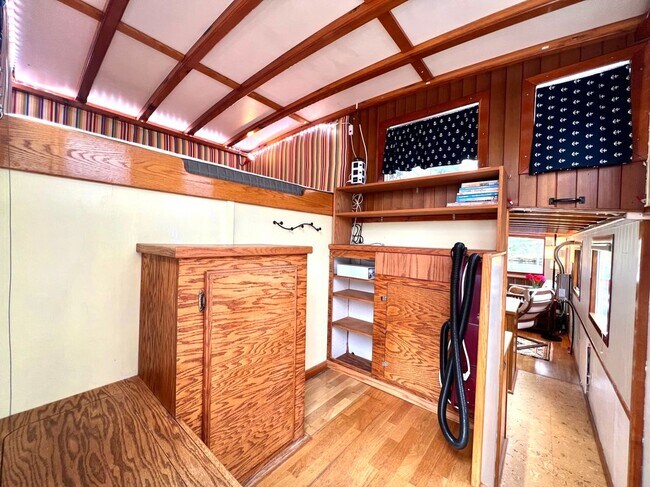 Foto del edificio - 2143 N Northlake Way