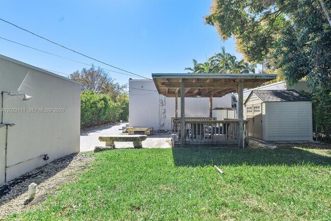 Building Photo - Southwest 17th Street, Miami, FL 33145 - 2 BR 3 BA single-family home