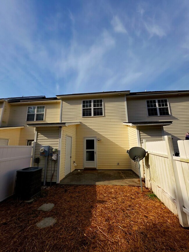 Foto del edificio - 2 BR 1.5 BA townhouse in Carolina Plantation