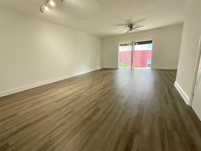 Building Photo - 9357 SW 77th Ave
