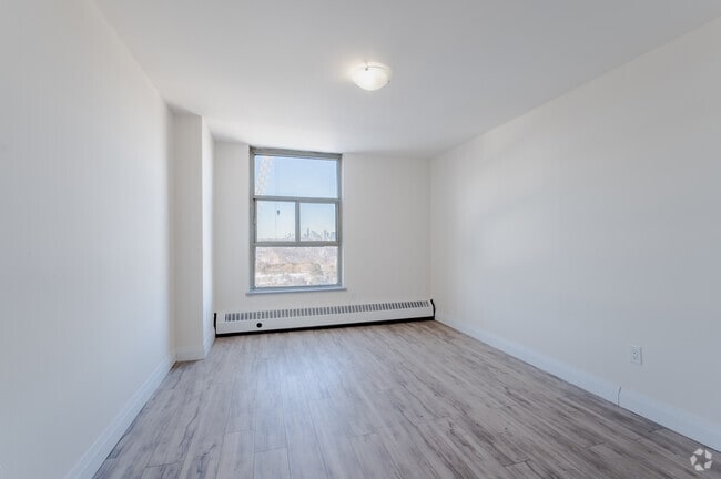 1BR, 1BA - 716SF - Bedroom - 7 St. Dennis