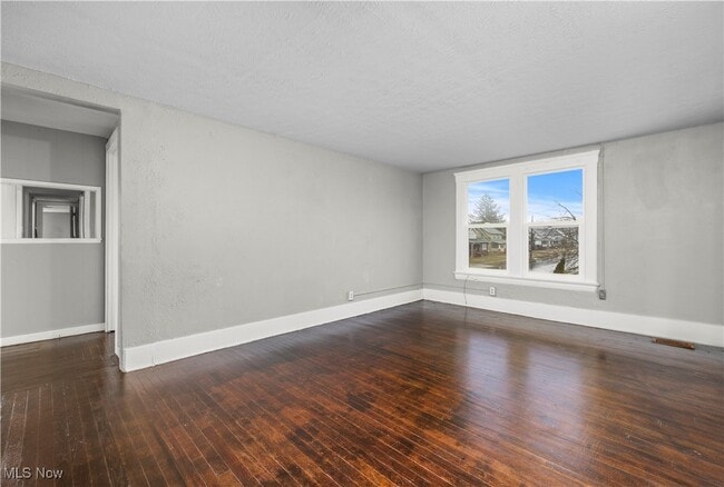 Foto del edificio - 1063 W 21st St
