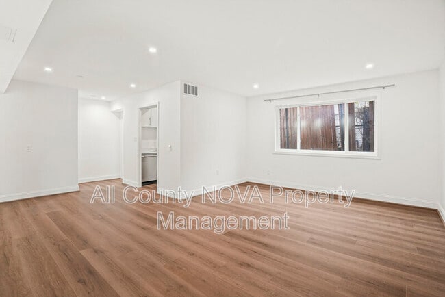 Building Photo - 3821 Hamilton St