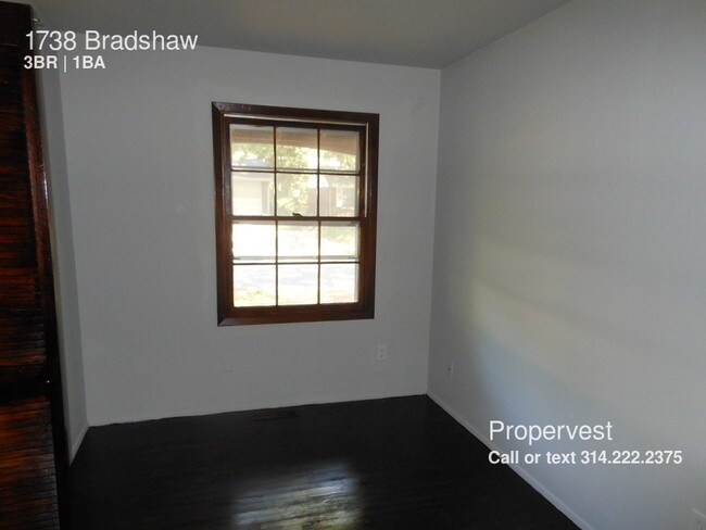 Foto del edificio - 1738 Bradshaw Dr