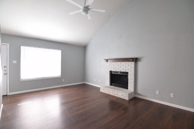 Building Photo - 3350 Sally Cir