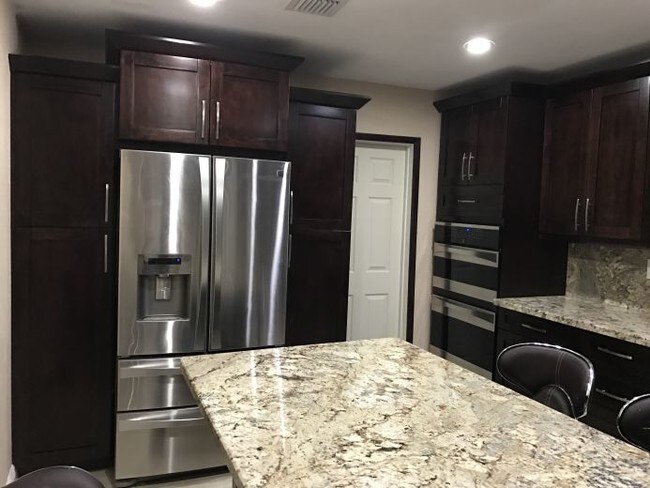 Foto del edificio - 6771 SW 48th Ter