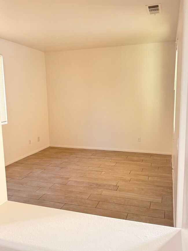 Building Photo - 15866 Barrel Cactus Ln