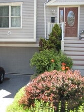 Building Photo - 21 Vincent Ave