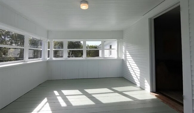 Building Photo - 112 Harris Hl
