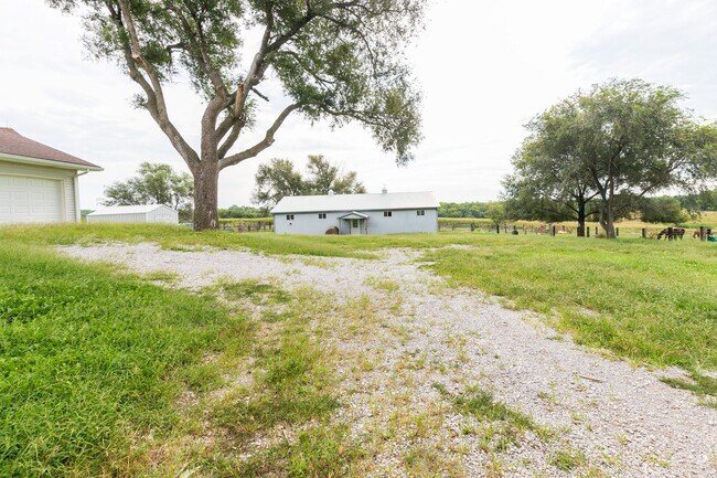 Foto del edificio - 15303 Cameron Rd